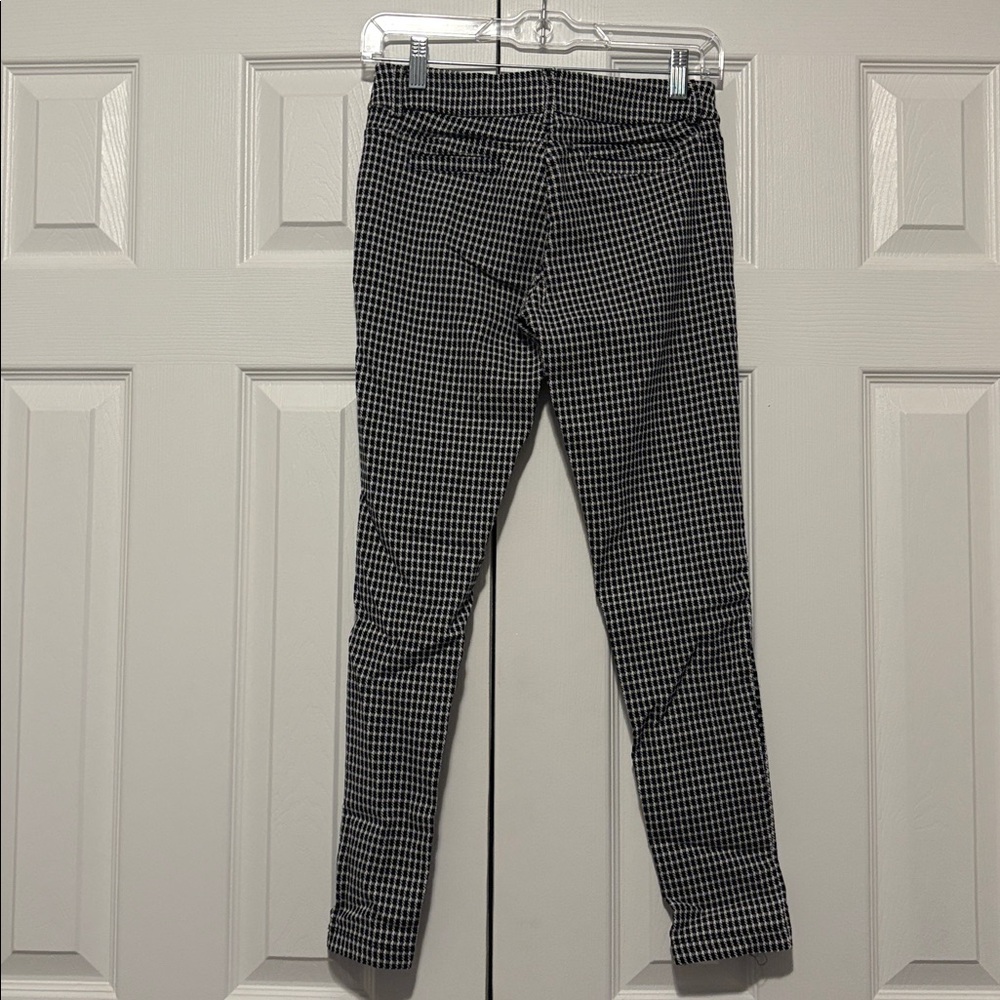 Checkered Cropped Pants - Picture 3 of 5